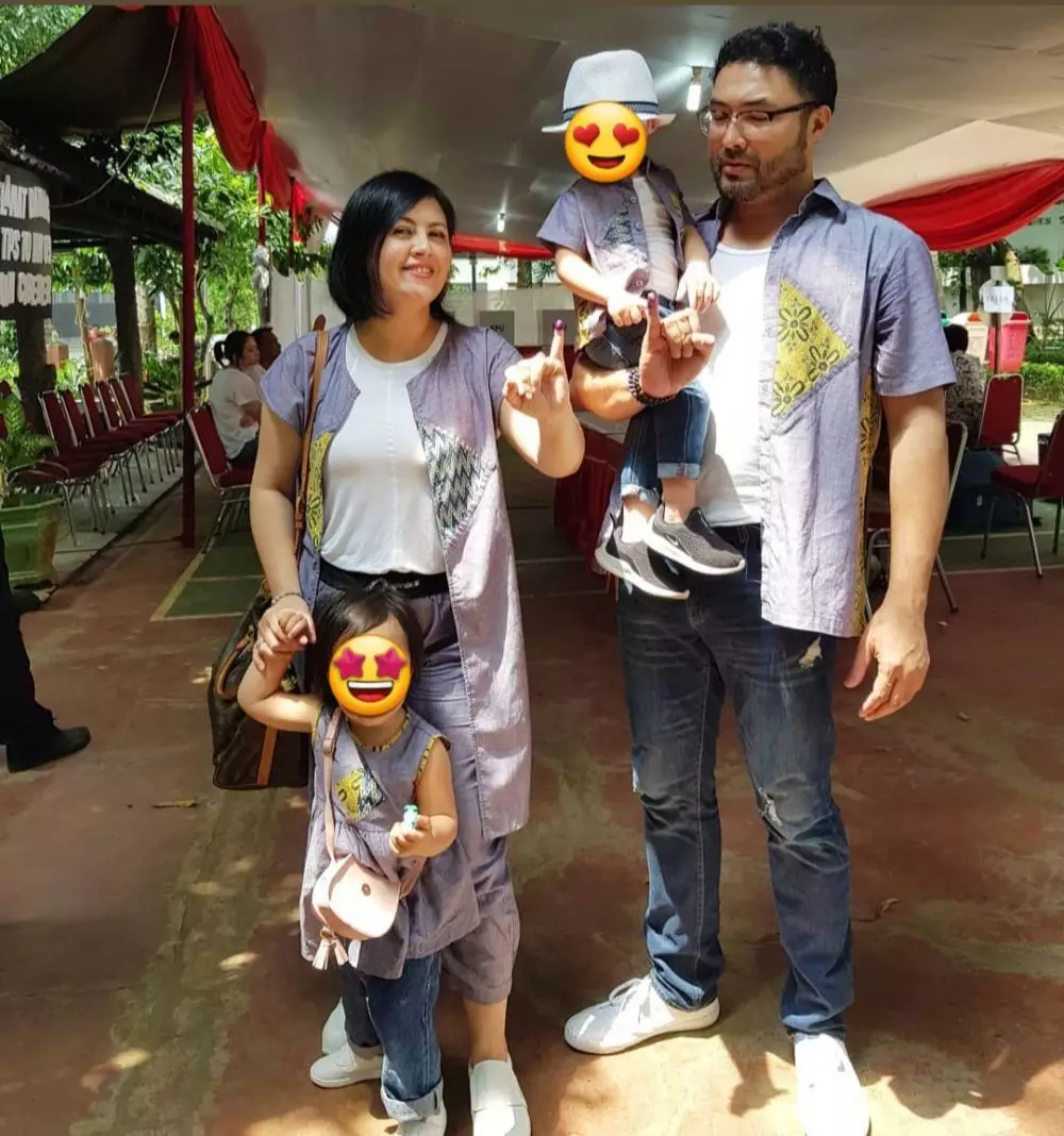 Pemotretan keluarga Cynthia Lamusu dan Surya Saputra © 2020 brilio.net Pemotretan keluarga Cynthia Lamusu dan Surya Saputra © 2020 brilio.net