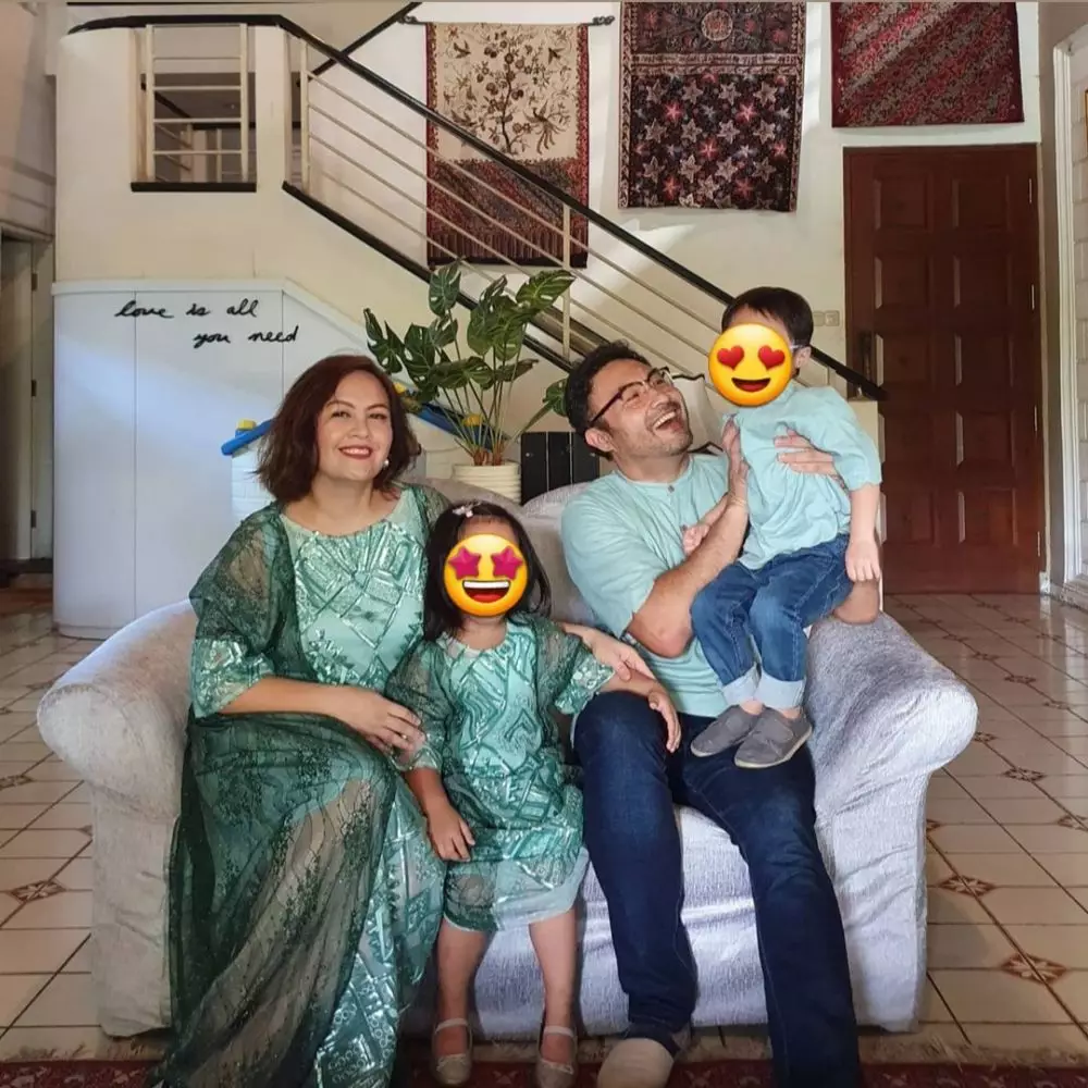 Pemotretan keluarga Cynthia Lamusu dan Surya Saputra © 2020 brilio.net Pemotretan keluarga Cynthia Lamusu dan Surya Saputra © 2020 brilio.net