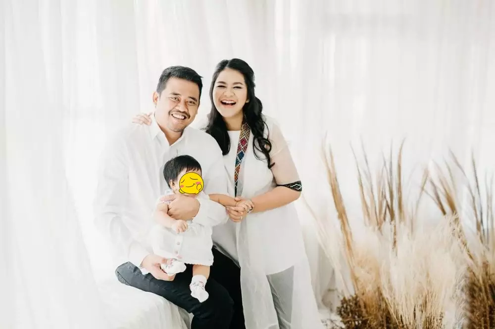 pemotretan keluarga Kahiyang berbagai tema © Instagram