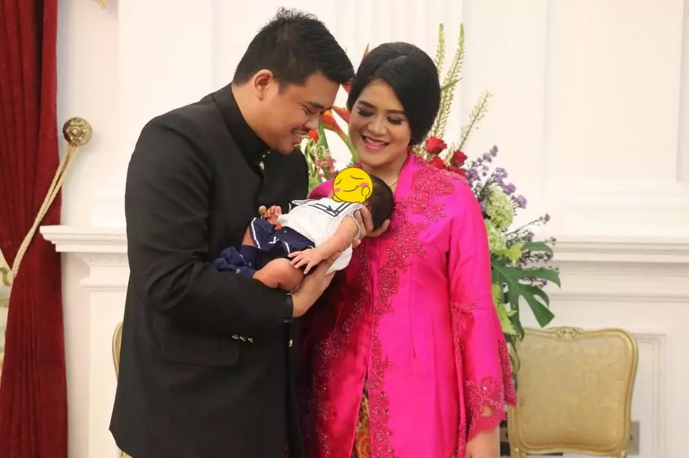 pemotretan keluarga Kahiyang berbagai tema © Instagram