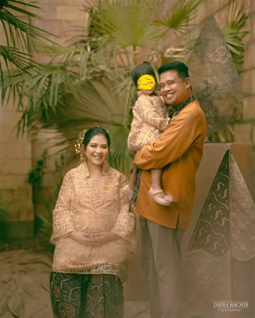 pemotretan keluarga Kahiyang berbagai tema © Instagram