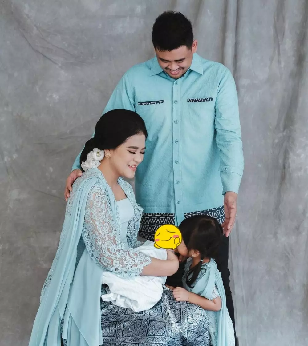 pemotretan keluarga Kahiyang berbagai tema © Instagram