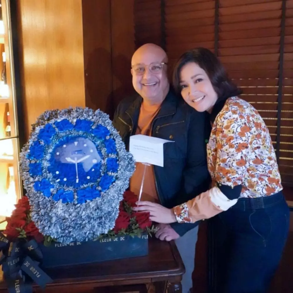 Irwan beri kalung mewah © Instagram Irwan beri kalung mewah © Instagram