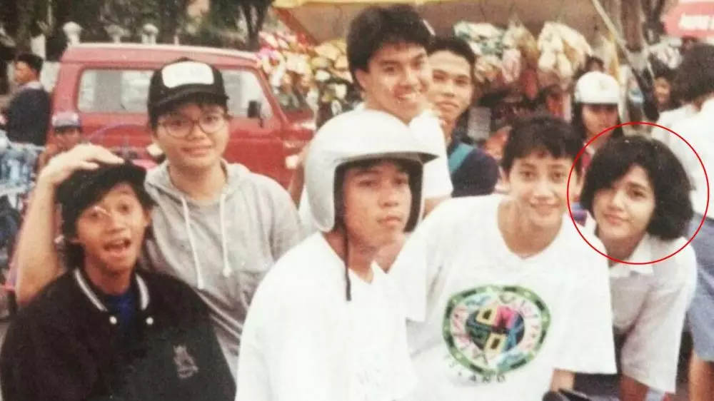 Potret seleb cantik saat remaja  © Instagram