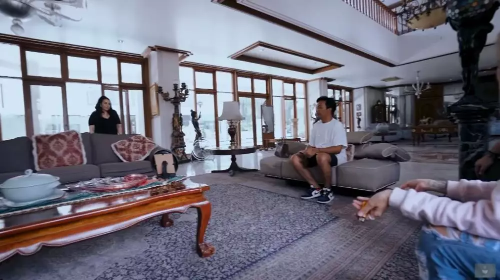 rumah keluarga Jennifer Jill © YouTube