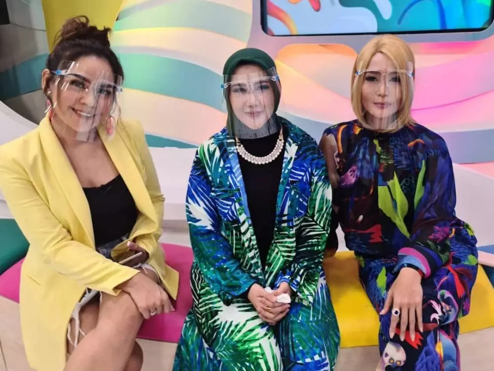 rey utami terbaru bebas © Instagram