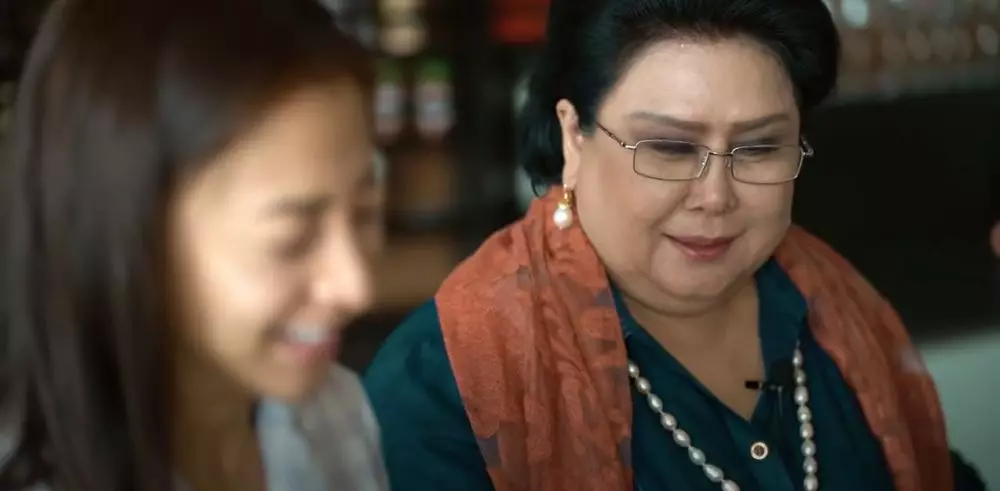 Nikita Willy belajar masak bareng ibu mertua © 2020 brilio.net YouTube Nikita Willy belajar masak bareng ibu mertua © 2020 brilio.net YouTube