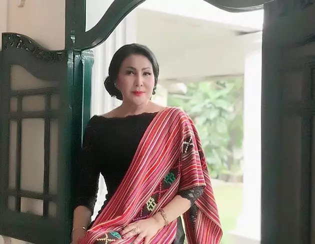 Ibu dena gina © Instagram Ibu dena gina © Instagram