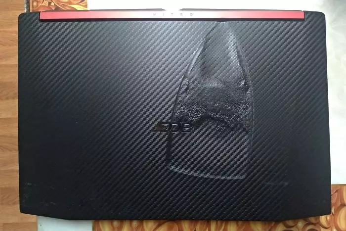 momen apes pakai setrika © Berbagai sumber