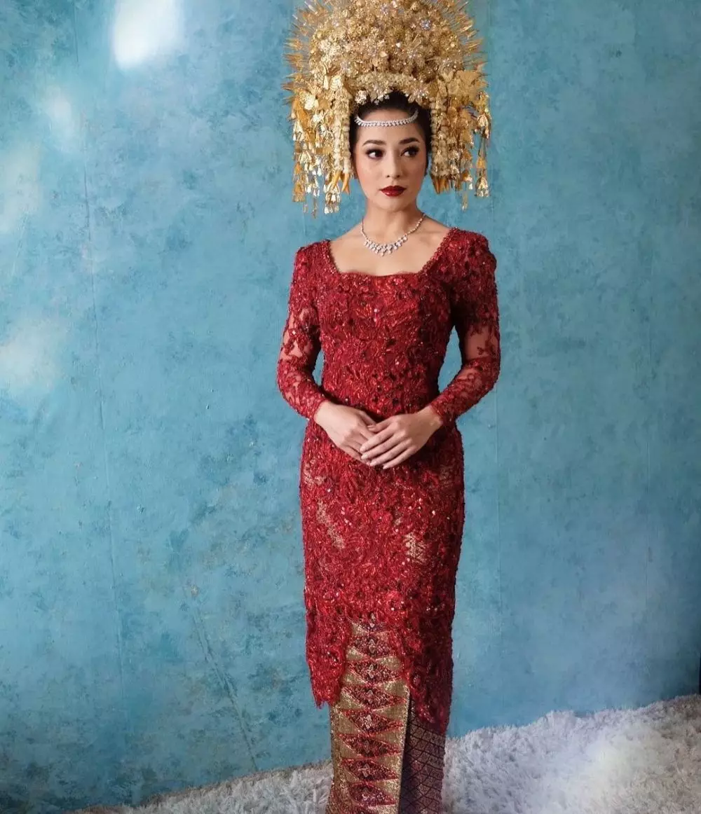 Kebaya nikahan seleb selain putih © 2020 brilio.net