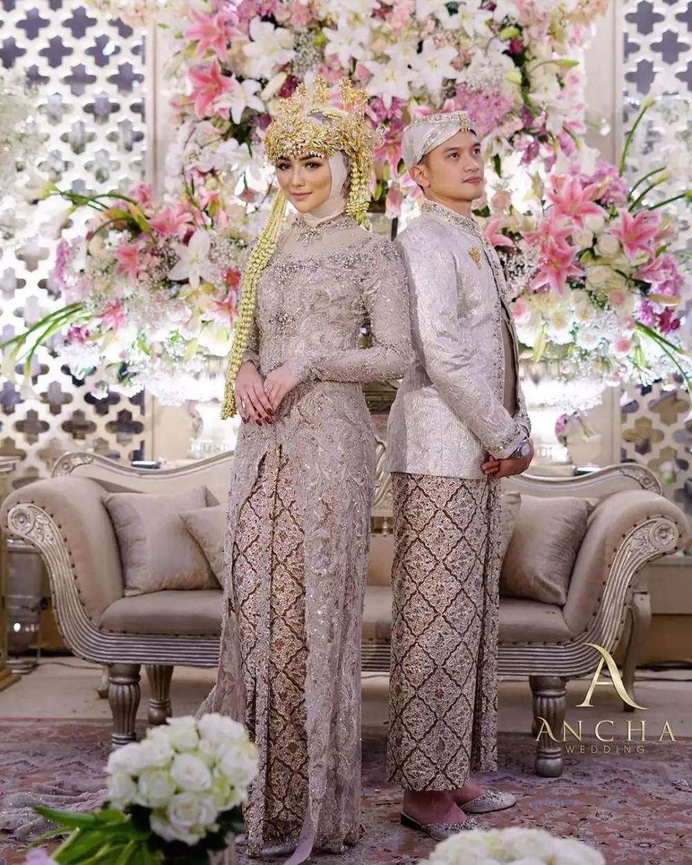 Kebaya nikahan seleb selain putih © 2020 brilio.net