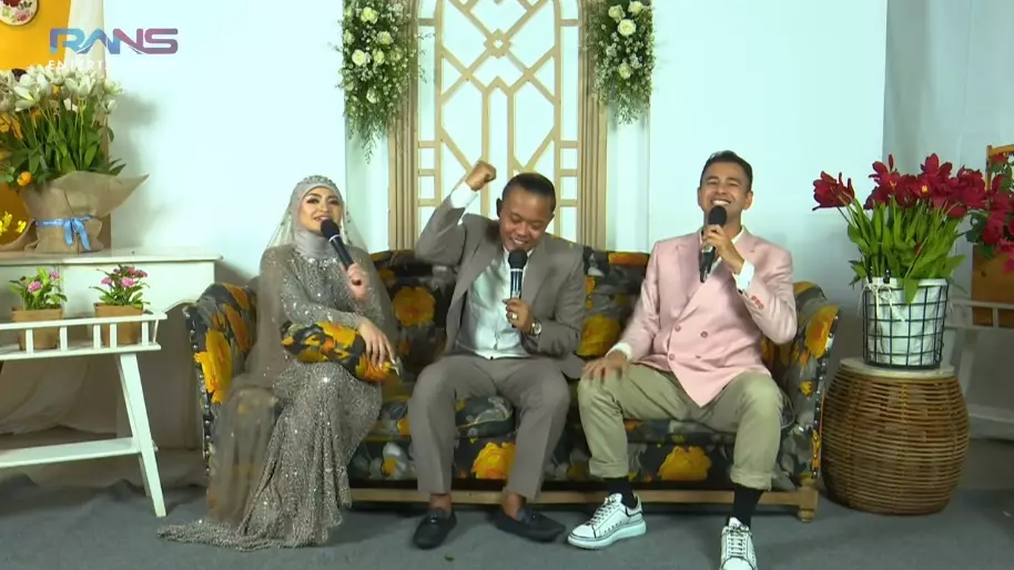 Hadiah Raffi Ahmad untuk Sule dan Nathalie © freepik.com Hadiah Raffi Ahmad untuk Sule dan Nathalie © freepik.com