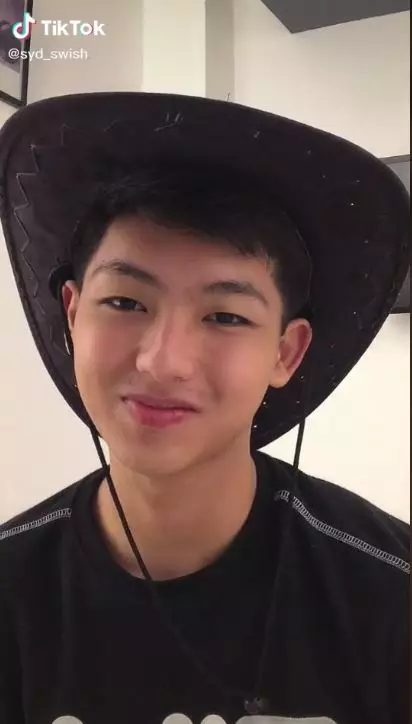 pria mirip song joong ki  © Berbagai sumber pria mirip song joong ki  © Berbagai sumber
