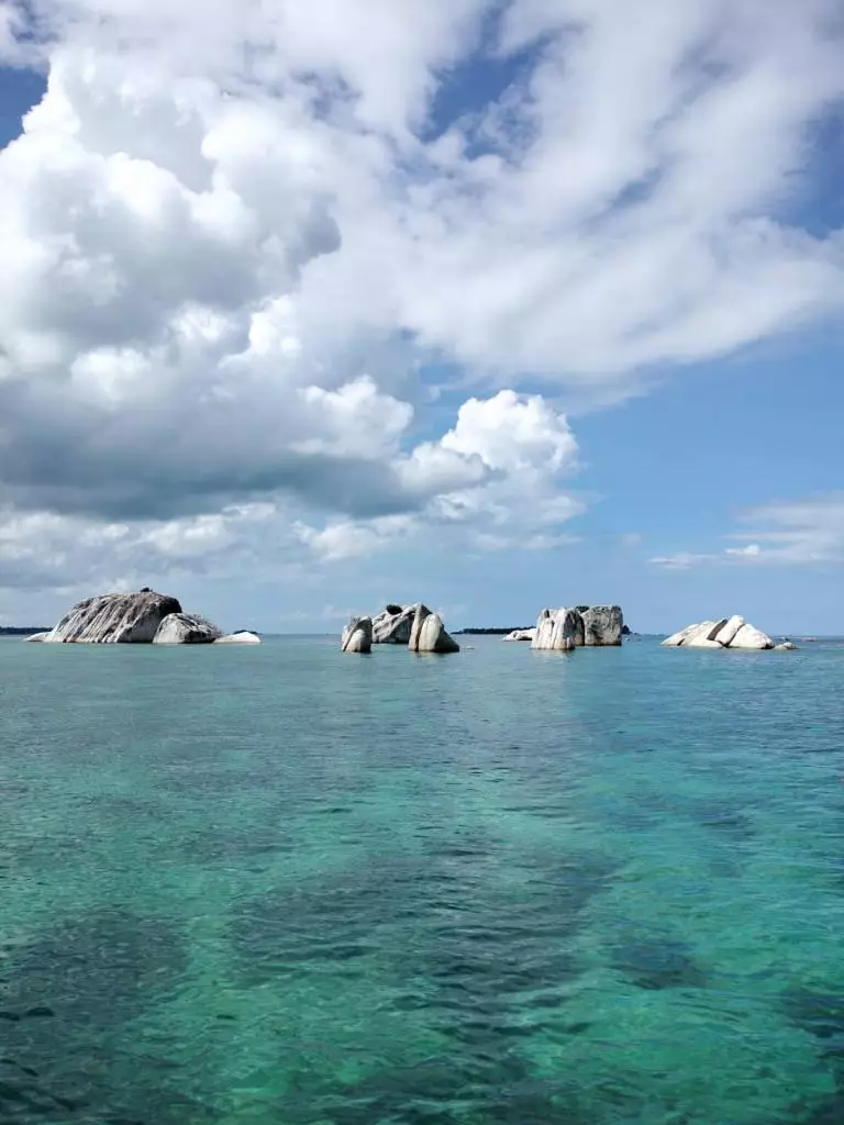 keseruan island hopping di Pulau Belitung © 2020 brilio.net keseruan island hopping di Pulau Belitung © 2020 brilio.net