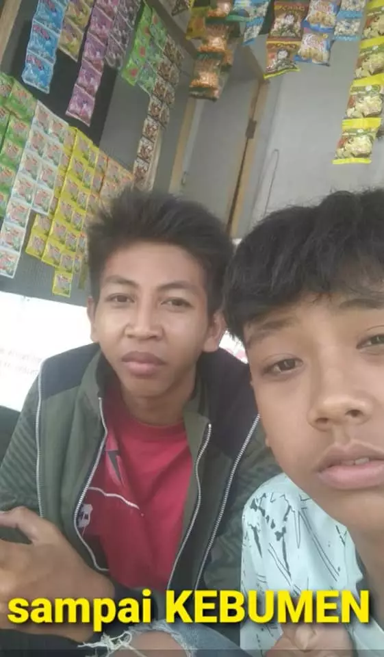 bapak tolong 2 anak Kebumen © Facebook