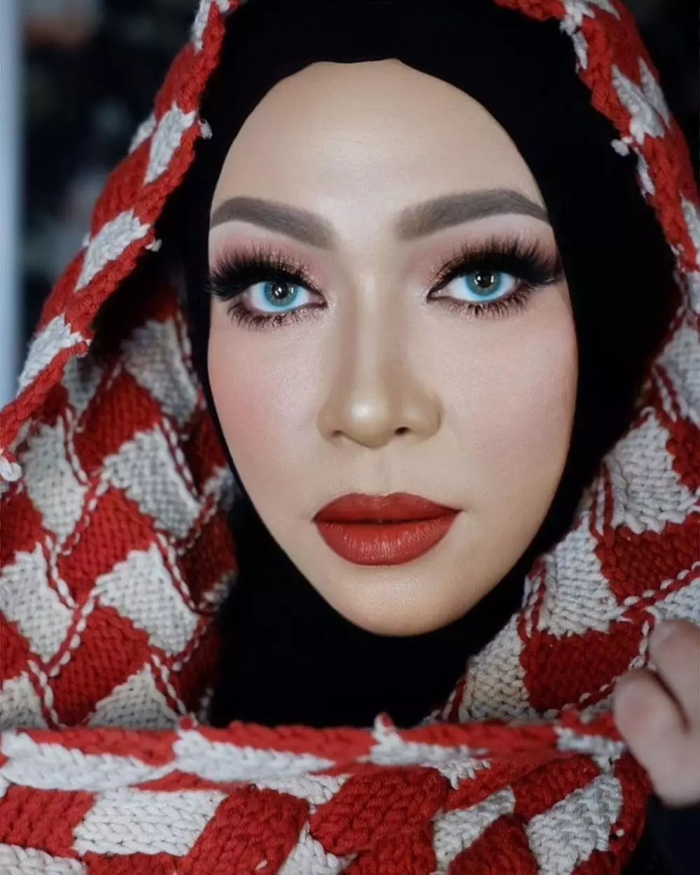 MELLY GOESLAW KURUS ABIS © Instagram