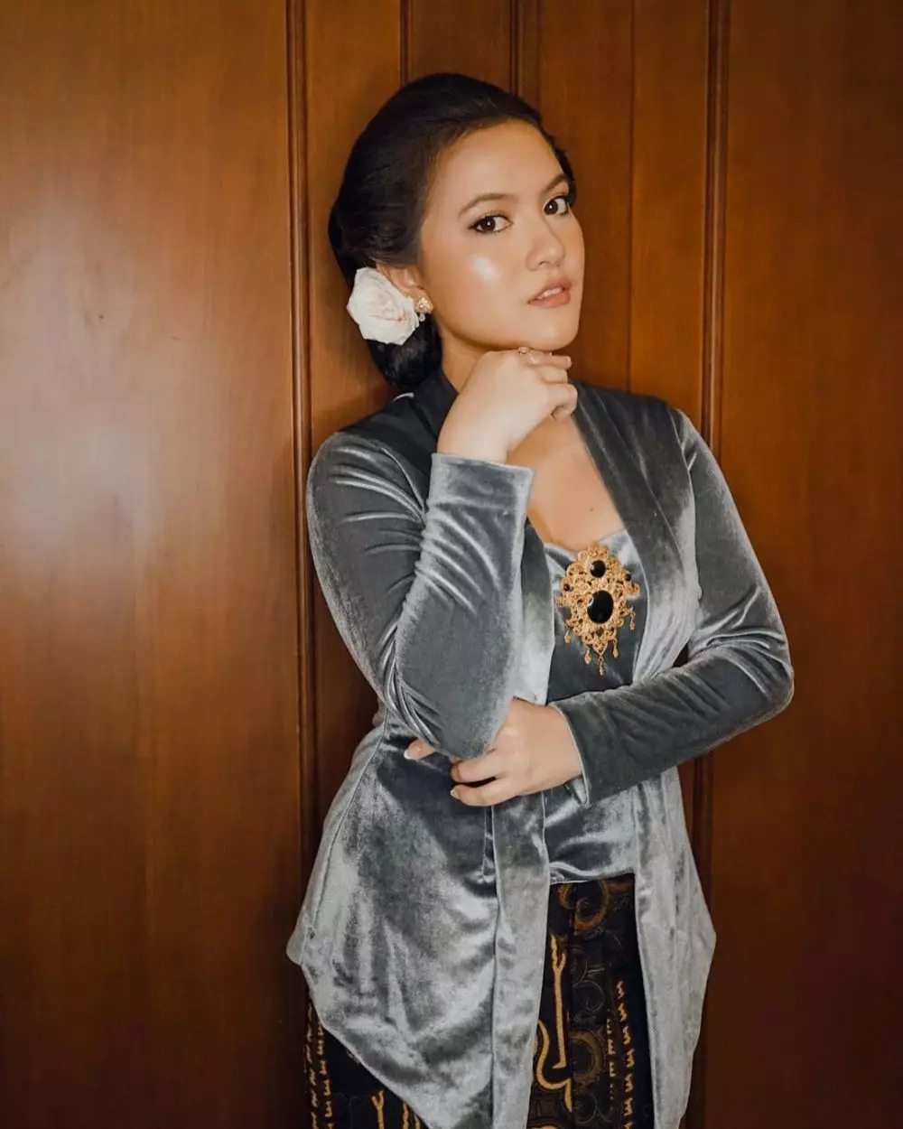 marsha aruan kenakan busana adat jawa © Instagram marsha aruan kenakan busana adat jawa © Instagram