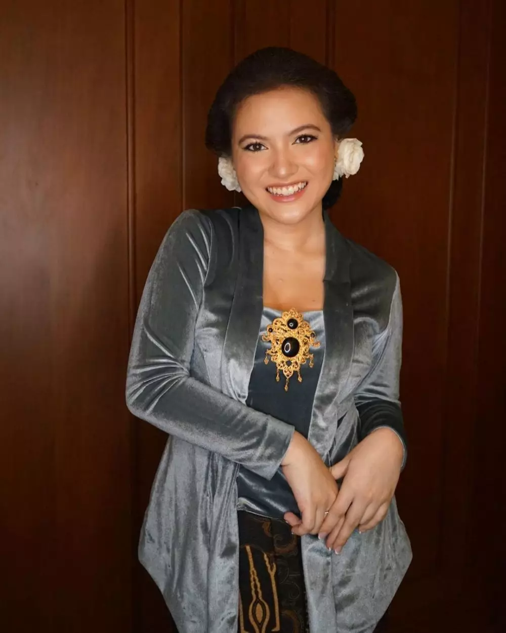 marsha aruan kenakan busana adat jawa © Instagram marsha aruan kenakan busana adat jawa © Instagram