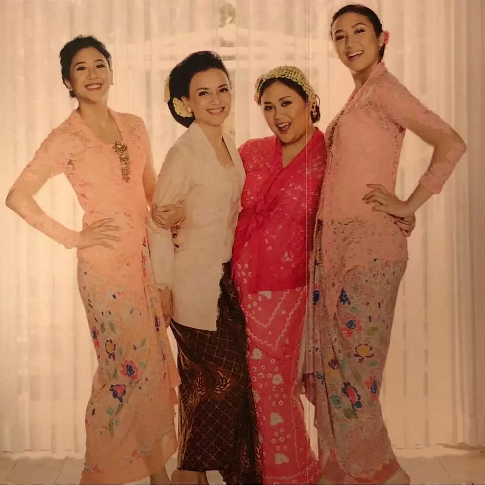 potret kebersamaan sherina dan ibu © Instagram