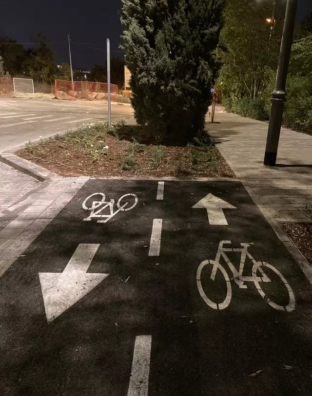 desain marka di pinggir jalan © Reddit