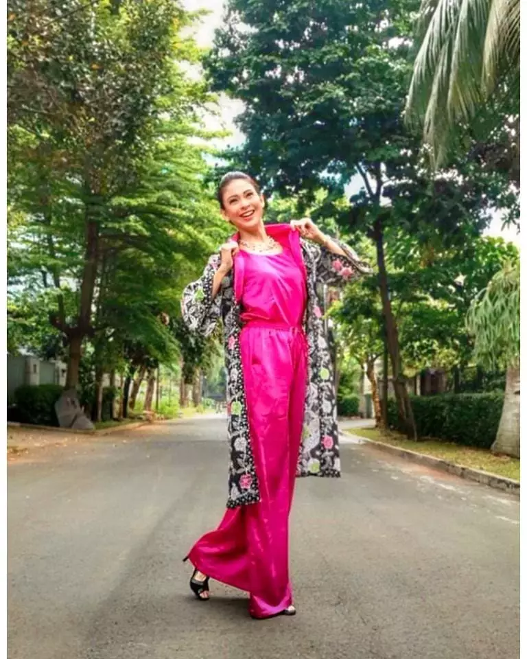 Potret terkini Indira Soediro Instagram Potret terkini Indira Soediro Instagram