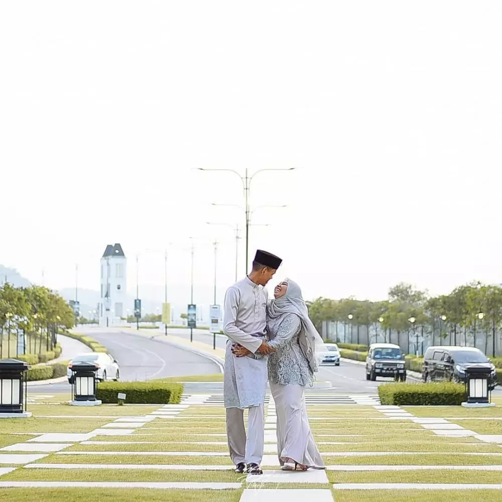 gendong ibu di hari pernikahan © Berbagai Sumber 