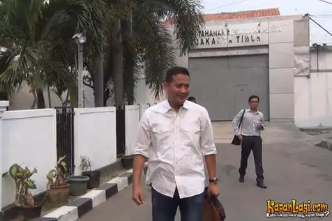 fakta fakta suami tata © KapanLagi.com