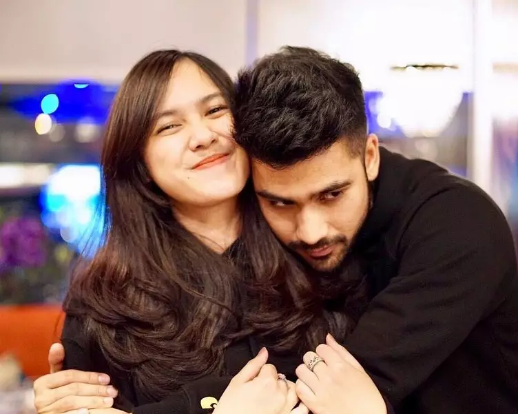 Annissa Soebandono & suami © Instagram