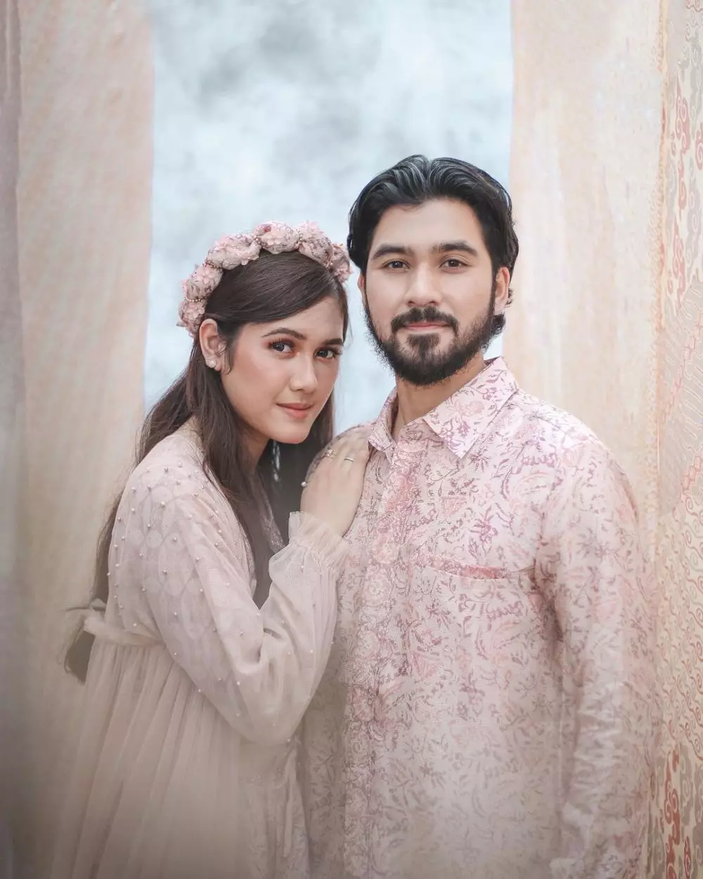 Annissa Soebandono & suami © Instagram