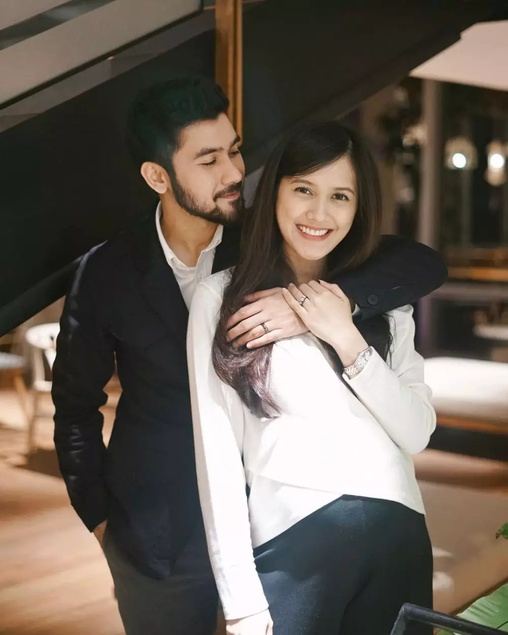 Annissa Soebandono & suami © Instagram