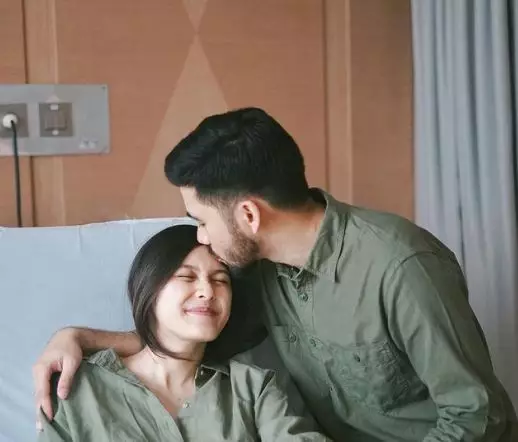 Annissa Soebandono & suami © Instagram