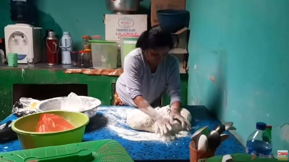 keseharian oma Betrand Peto © YouTube