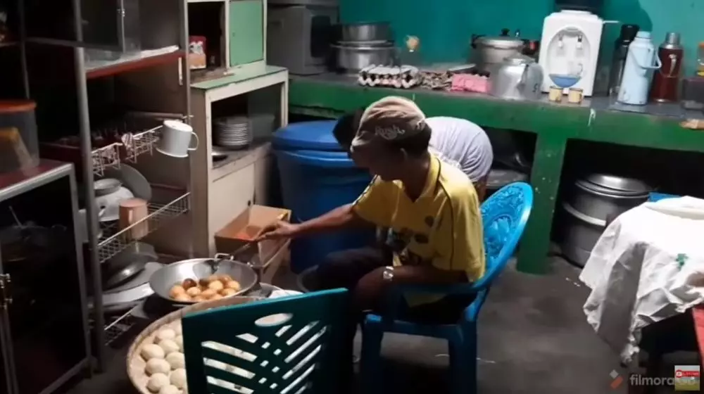 keseharian oma Betrand Peto © YouTube