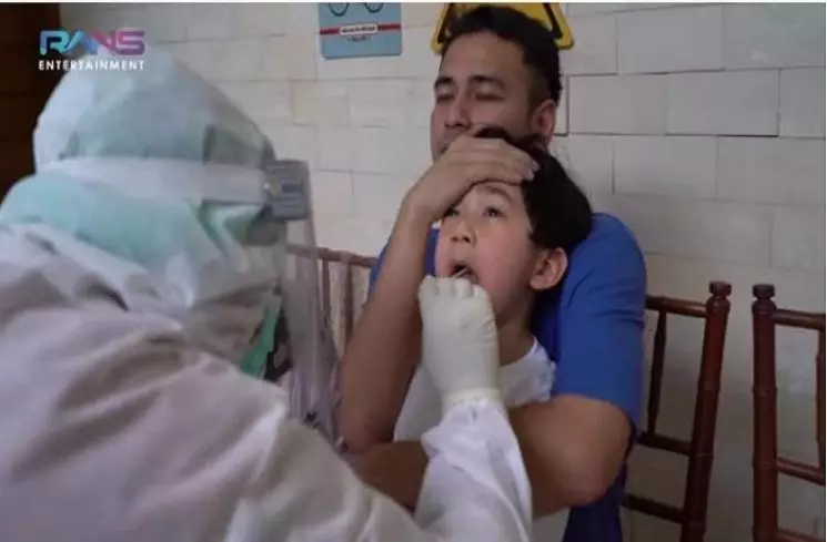 seleb jalani swab test © 2020 brilio.net