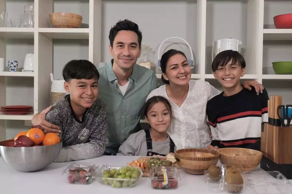 Tips mengajarkan anak belajar ala Donna Agnesia © 2020 brilio.net Tips mengajarkan anak belajar ala Donna Agnesia © 2020 brilio.net