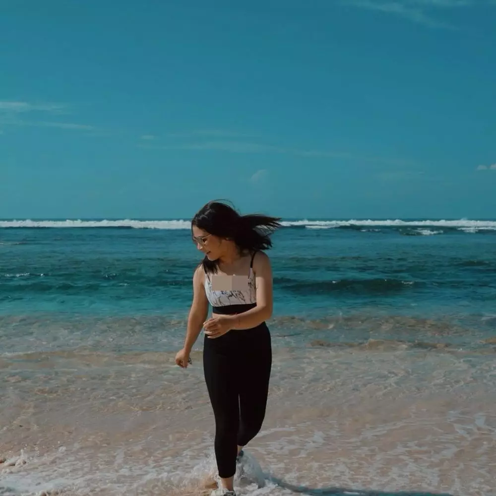 Potret liburan Prilly Latuconsina © Instagram