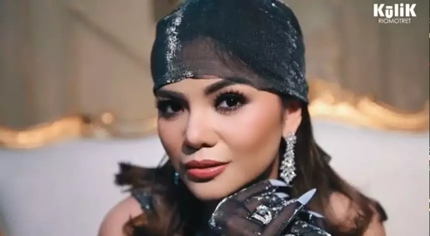 DINAR MADAM © YouTube DINAR MADAM © YouTube