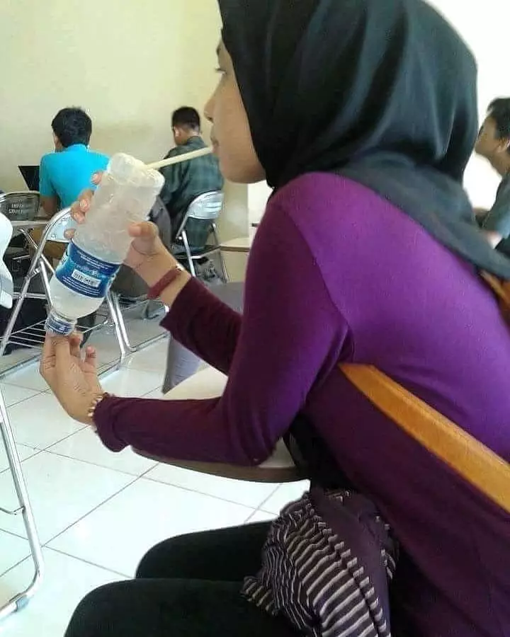 orang suka mempersulit hidup Berbagai sumber