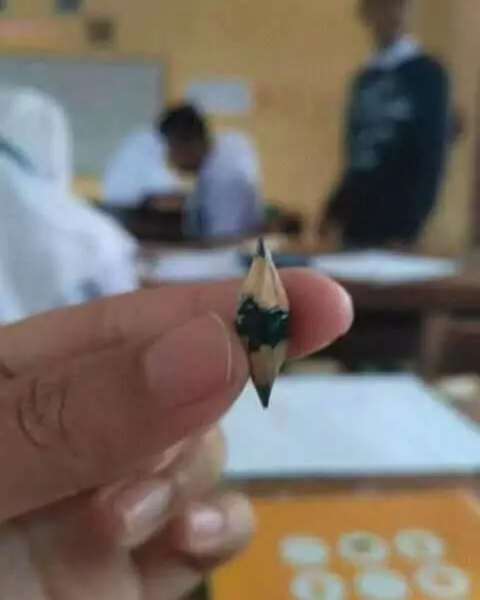 orang suka mempersulit hidup Berbagai sumber