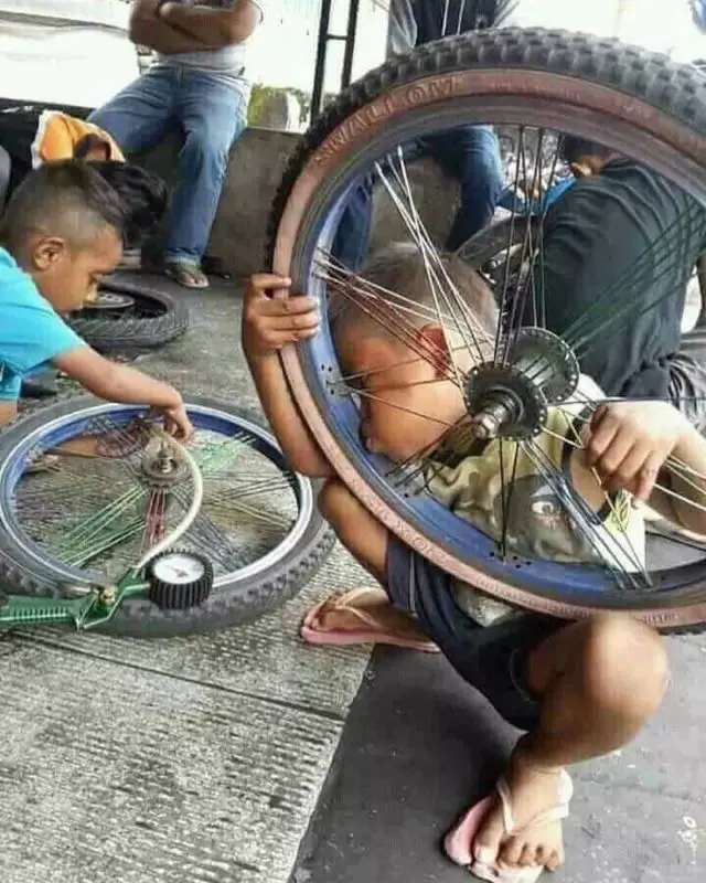 orang suka mempersulit hidup Berbagai sumber