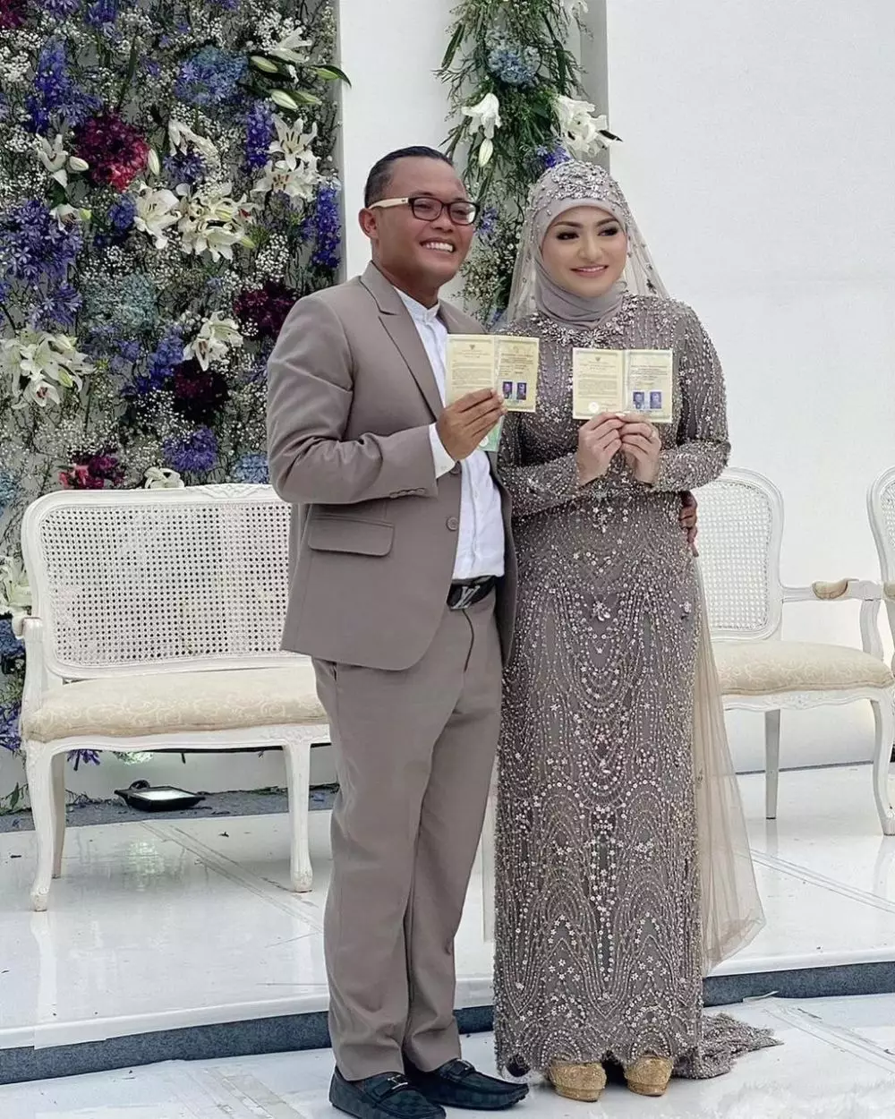 Seleb menikah di hari ulang tahun © 2020 brilio.net Seleb menikah di hari ulang tahun © 2020 brilio.net