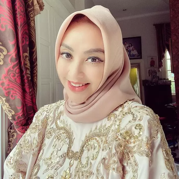 Monica Soraya adopsi anak © Instagram