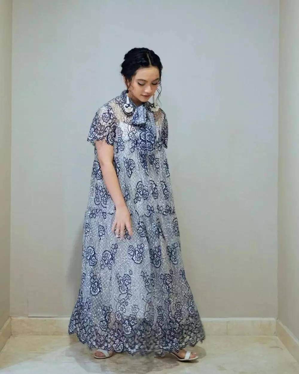 Gaya pemotretan Aurora Amanda © 2020 brilio.net