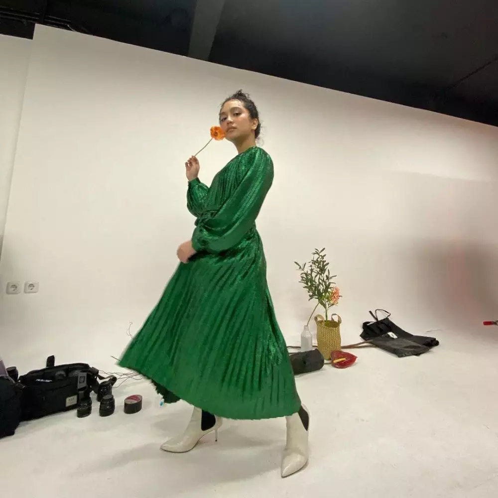 Gaya pemotretan Aurora Amanda © 2020 brilio.net