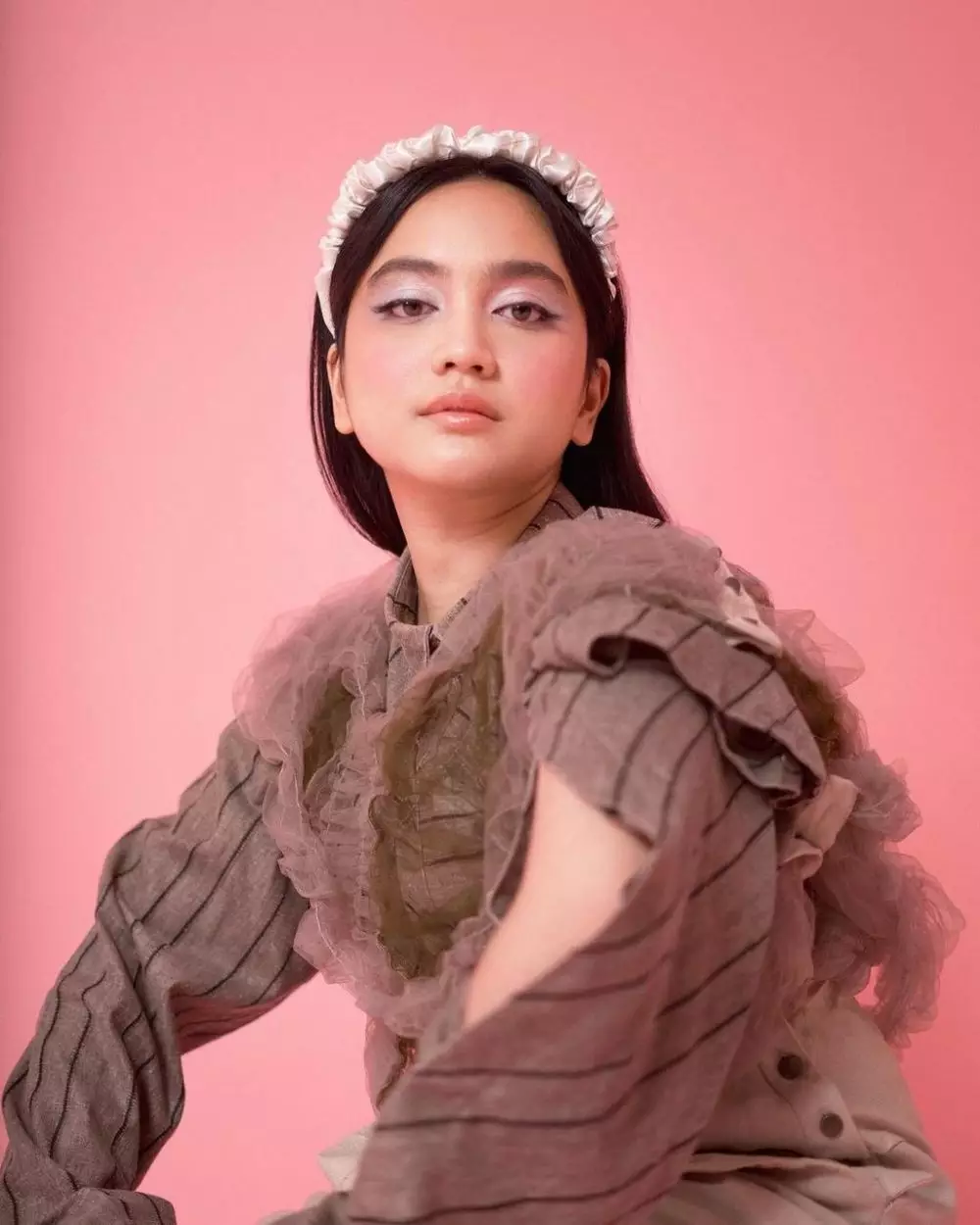 Gaya pemotretan Aurora Amanda © 2020 brilio.net