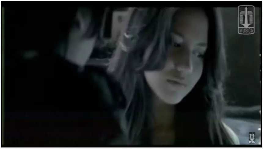 Pevita Pearce di video klip © YouTube Pevita Pearce di video klip © YouTube