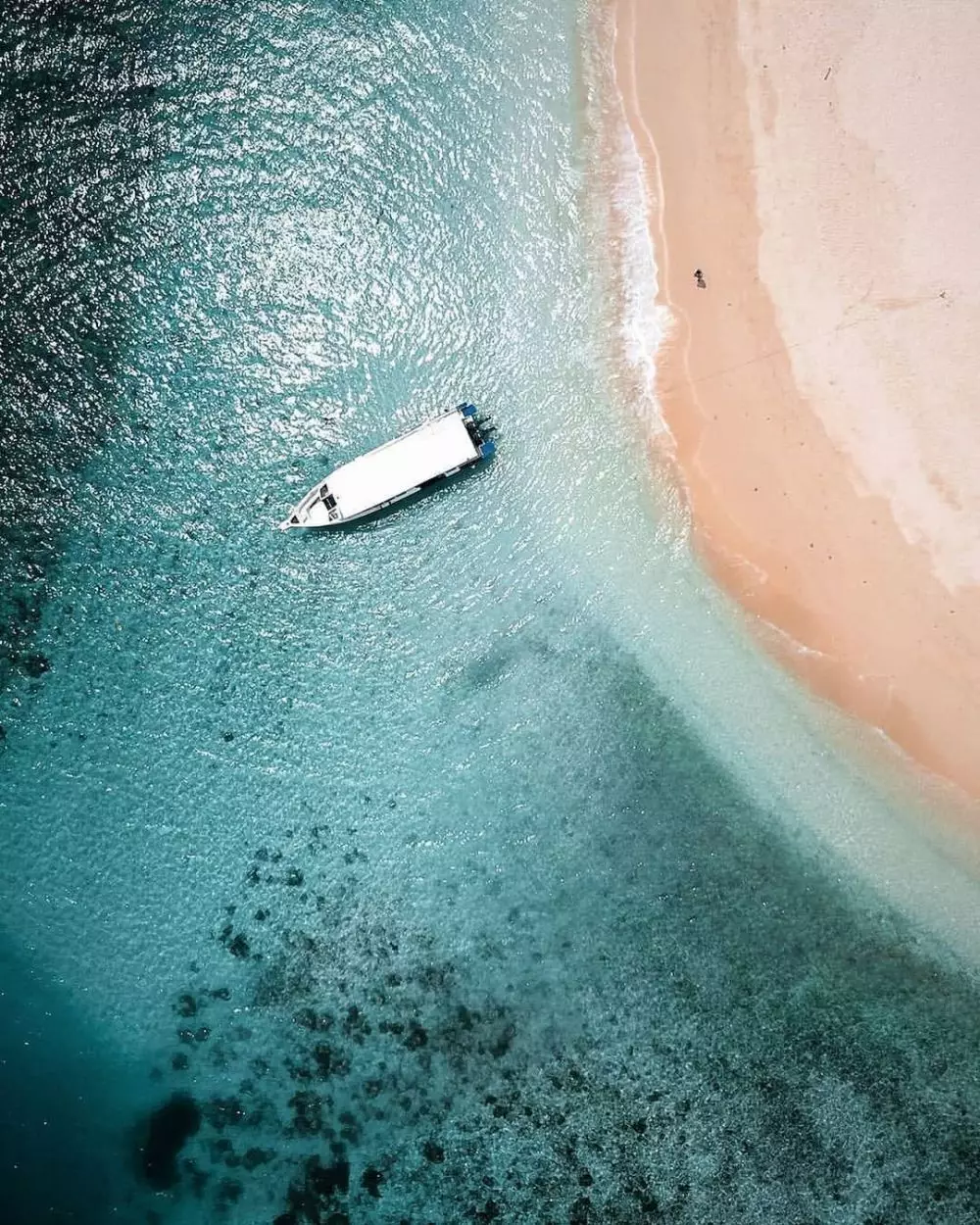 Destinasi wisata yang wajib dikunjungi © 2020 brilio.net Destinasi wisata yang wajib dikunjungi © 2020 brilio.net