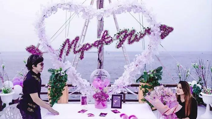 kado ultah mewah dari pacar © 2020 brilio.net kado ultah mewah dari pacar © 2020 brilio.net