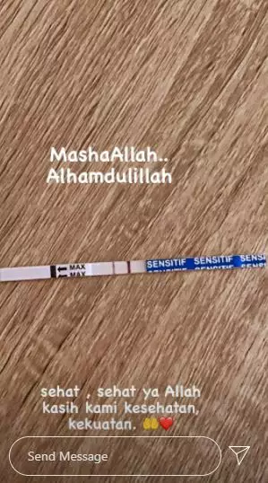 tata janeeta umumkan kehamilan © Instagram