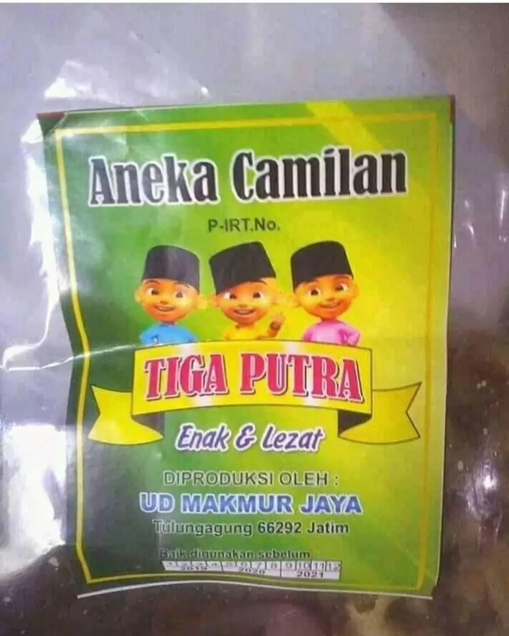 penampakkan poster bikin mata berkedip © Berbagai sumber penampakkan poster bikin mata berkedip © Berbagai sumber